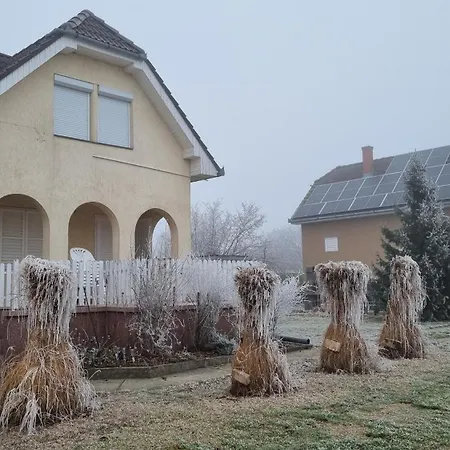 Hutiagi Сasa de vacaciones Siófok